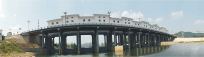 四川梓江河橋閘災后重建工程